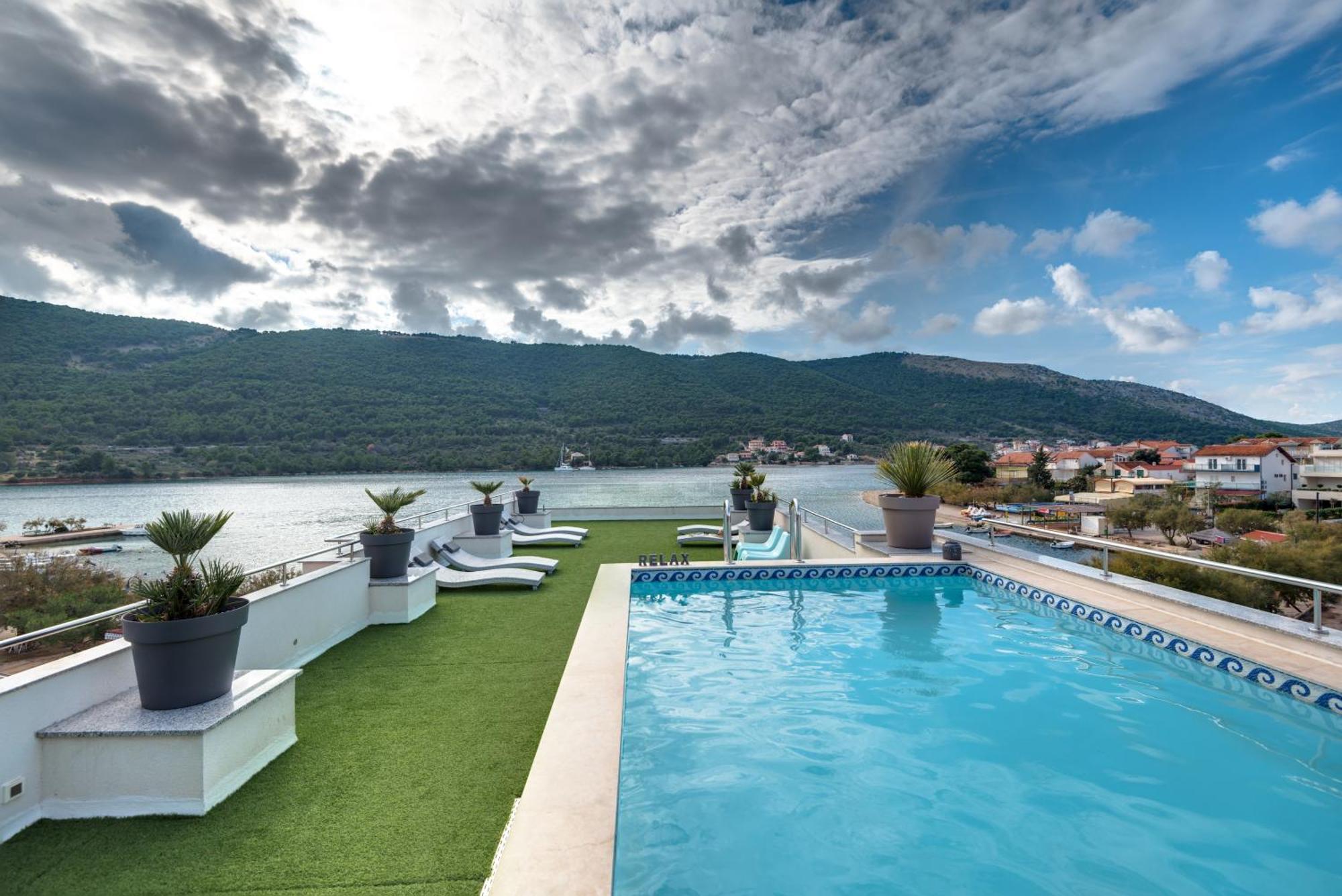 Apartments Holidays Roko Grebaštica Buitenkant foto
